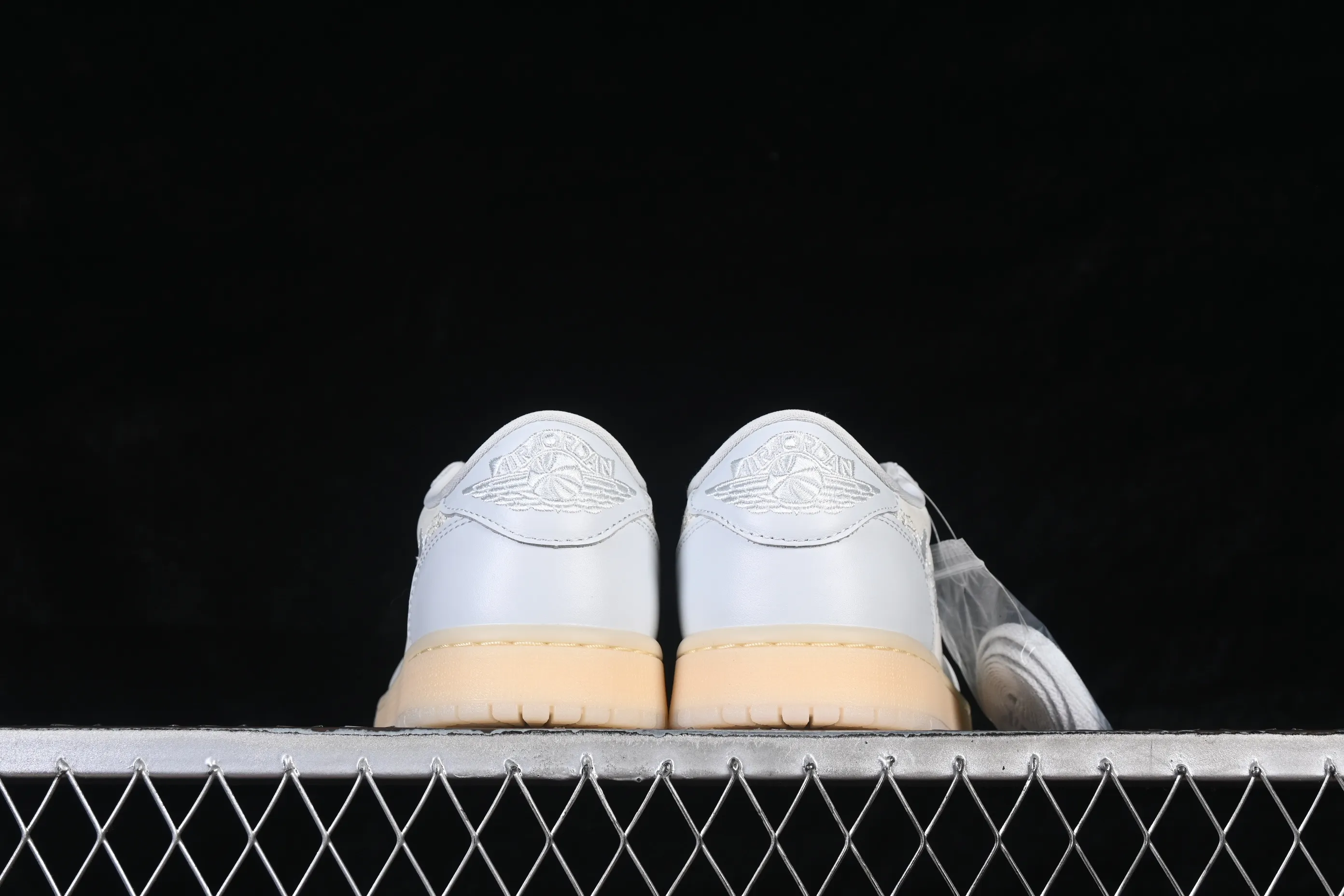 All categories Air Jordan Jordan series basketball shoes Air Jordan 1 Low Air Jordan 1 Low "Floral Swoosh" AJ1 Joe 1 flower embroidery low-top cultural casual sneakers IF4391-100